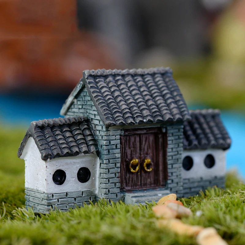 mini clay houses