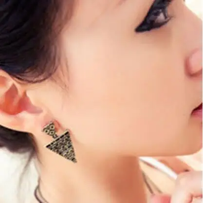 

Europe and the United States trend fashion retro old pattern triangle exaggerated big earrings female retro jewelry accessories