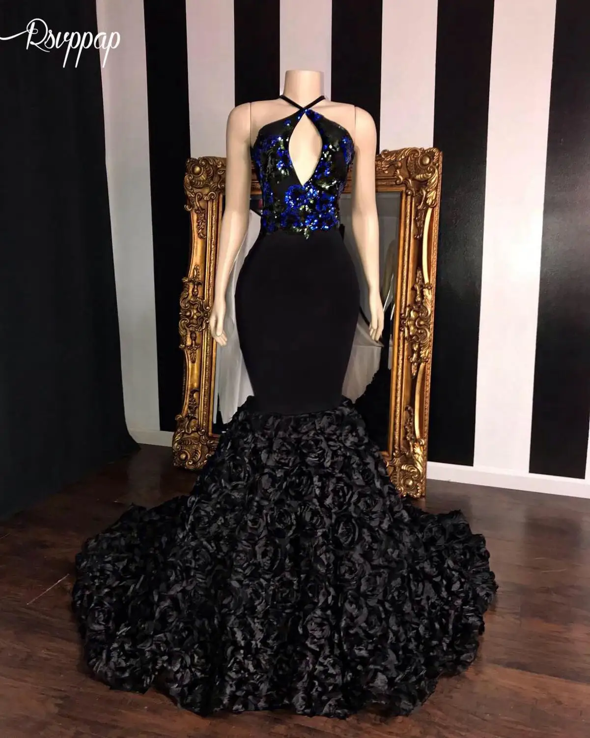 Real Sample Long Mermaid Prom Dresses V-neck Top Sequin Applique Flowers African Girl Black Satin Backless Prom Dress - Цвет: Same as pic