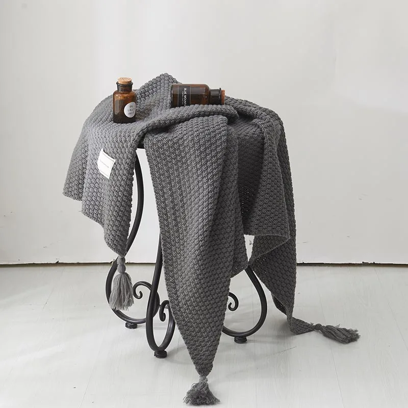 

new arrival 2019 designs modern fashion cute and soft blanket living room blanket for adult one piece free shipping