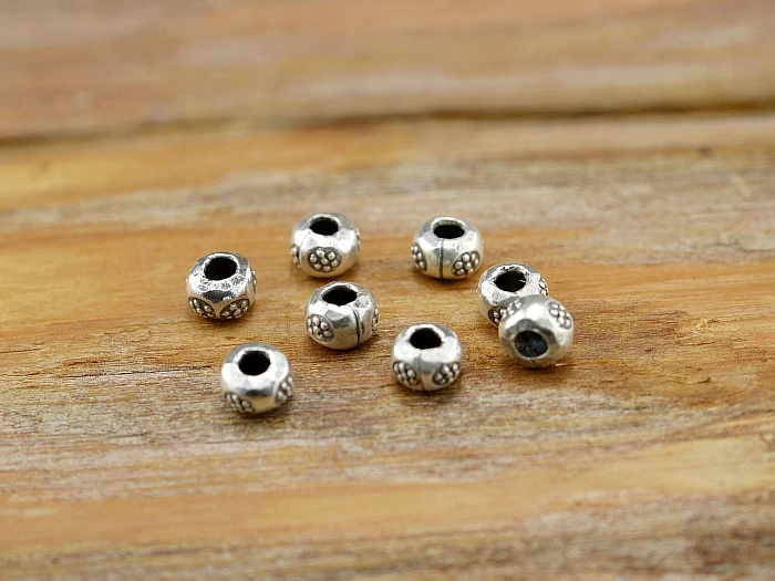 silver-beads0505a