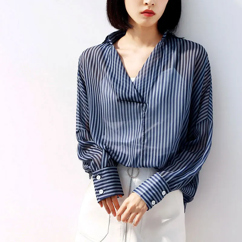 

New Striped Shirt Women Autumn 2019 Fashion Thin Breathable V-Neck Loose Casual Blue Striped Shirt Tops