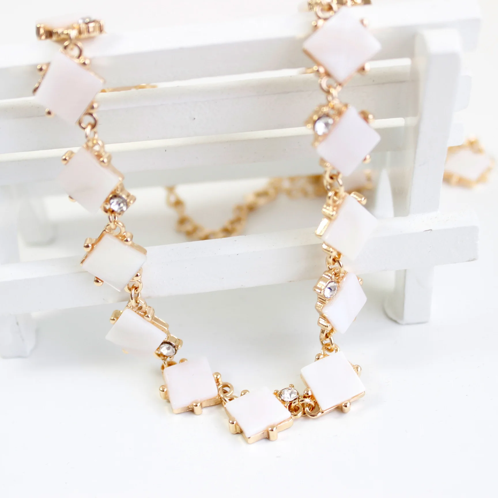 light weight gold necklace set designs 