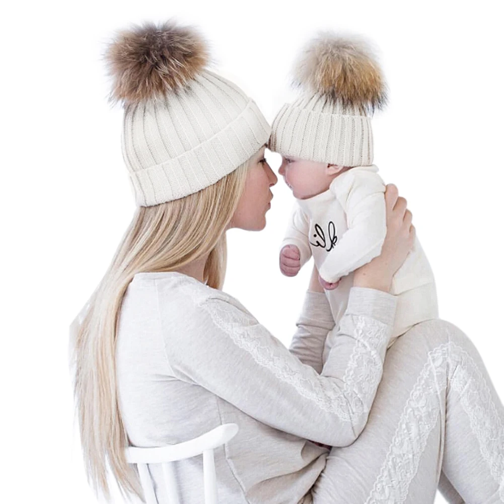 2 шт., зимние шапки для детей, теплая шапка из меха енота для мамы и ребенка, хлопковая вязаная зимняя шапка с помпонами для родителей и ребенка, шапка с помпоном