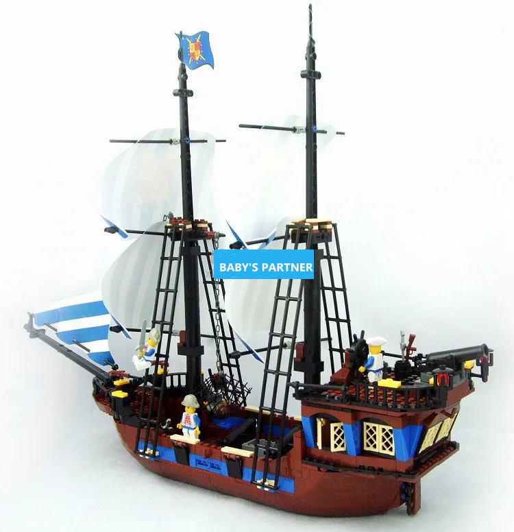 

Toys for Boys Building Blocks 3D Construction Educational Bricks Pirates King Boat Model Building Kits Christmas Gift Kids Toys