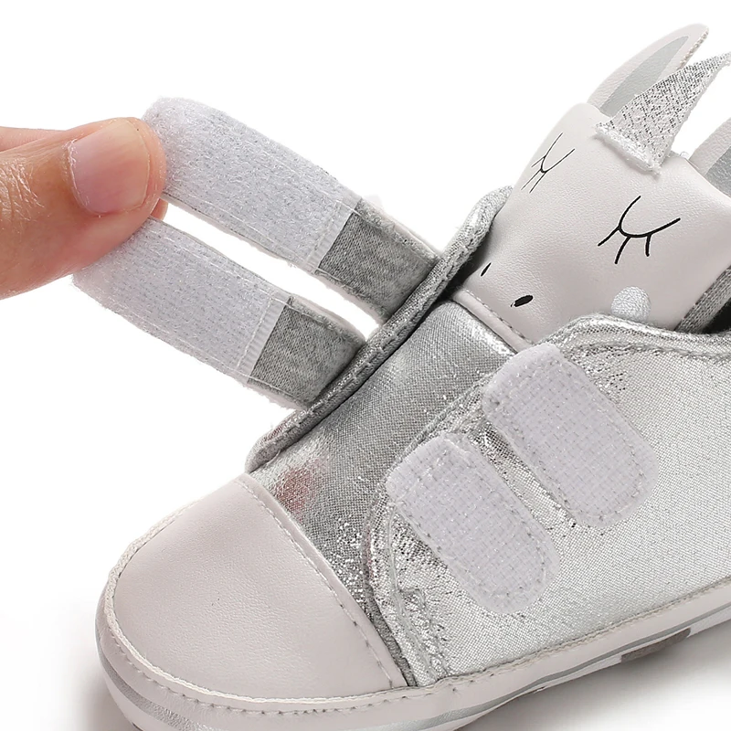Блестящие Детские кроссовки с единорогом для новорожденных мальчиков и девочек; обувь с милыми героями мультфильмов; обувь для первых шагов с Бэтменом на шнуровке; мягкая нескользящая обувь