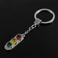 1 PCS High Quality Red And Green Lights Key Chain Car Key Chain Traffic Light Men Women Key Ring Universal