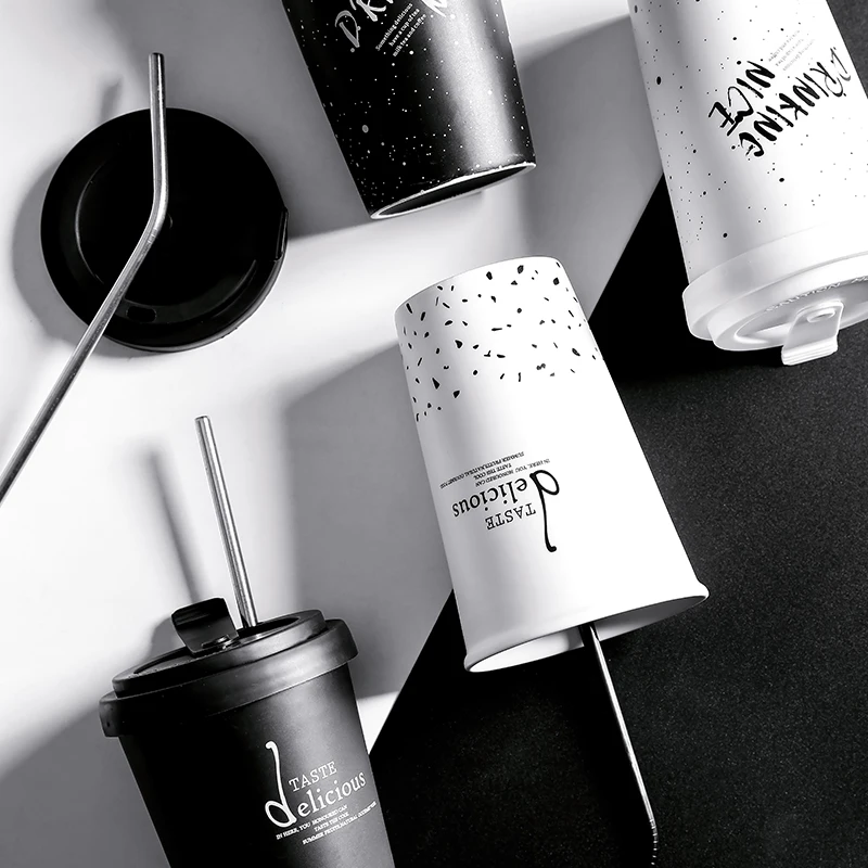 Креативные керамические кружки с черно-белым буквенным узором с силиконовой крышкой для молока, кофе, чая, портативные чашки для домашнего офиса, посуда для напитков 450 мл