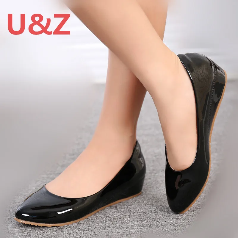 comfortable low heel black dress shoes