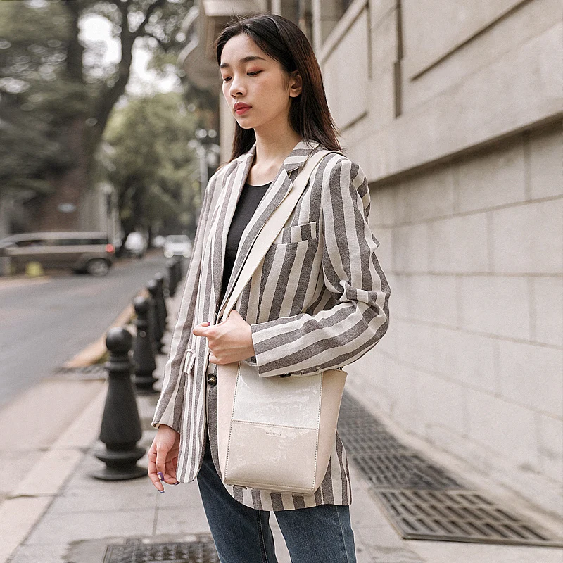 

LACATTURA Designer Women Shoulder Bag Bucket Bags Fashion Composite Handbag Crossbody for Lady Two-color stitching High Capacity