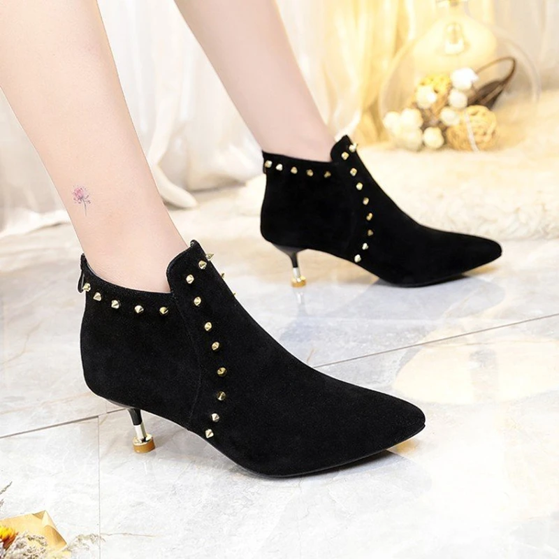 

Sexy Rivet Gladiator Ankle Boots Women Pumps Pointed Toe Party Thin High Heels Lady Suede Booties Black Leather Shoes Size 35-39