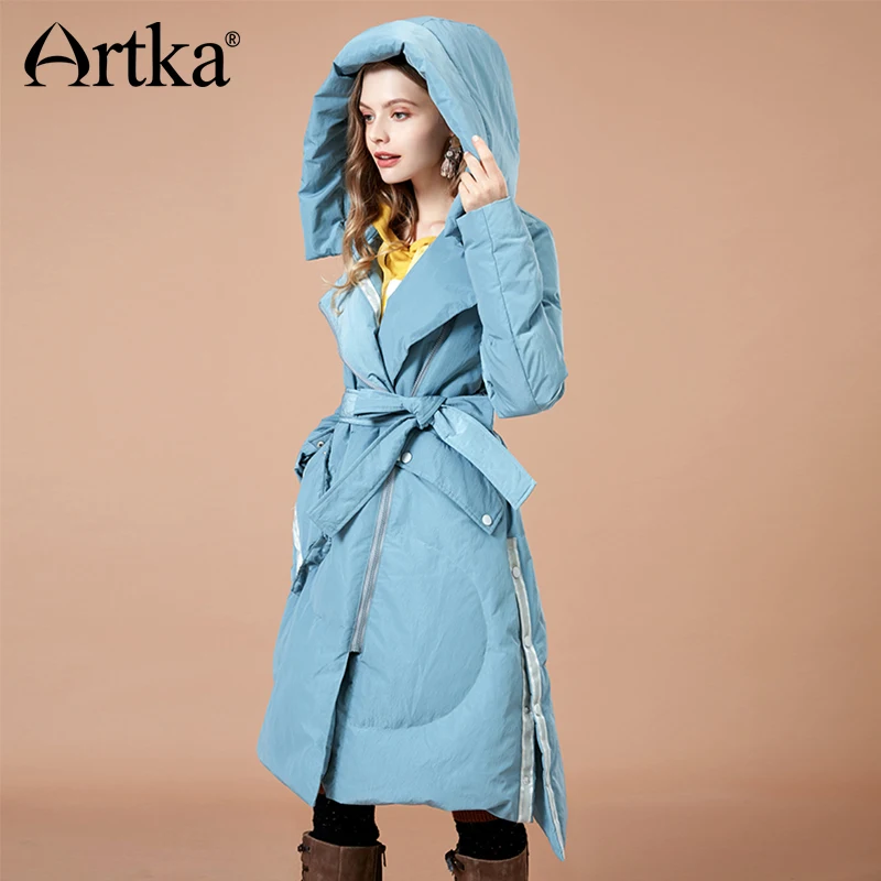 

ARTKA 2018 Autumn and Winter New Solid Thick Cloak 90% White Duck Down Coat Sashes Letter Print Pocket Hooded Outwear YK10383D