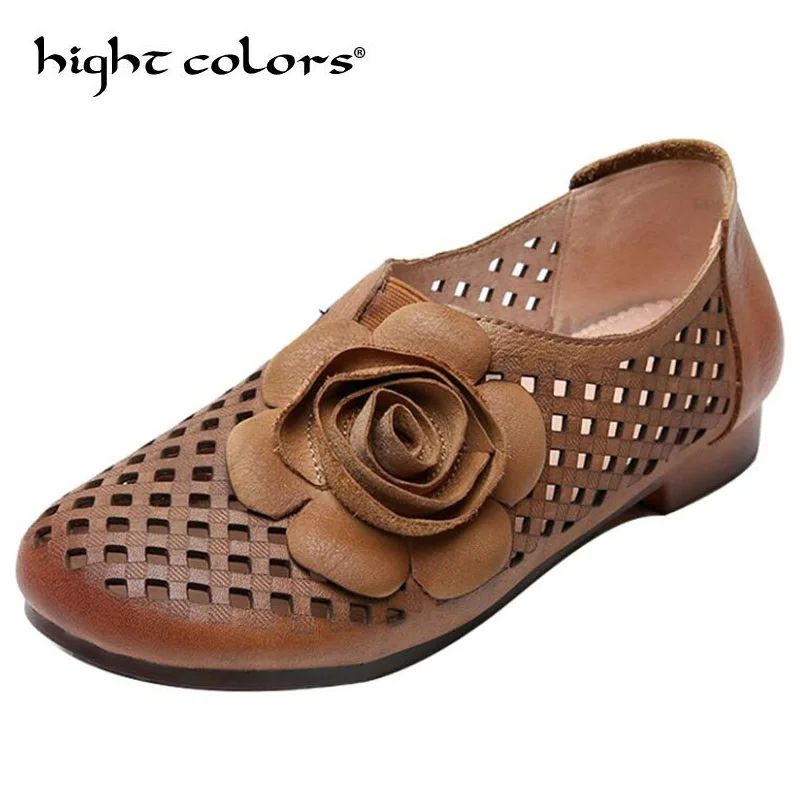 

Summer Genuine Leather Breathable Handmade Flowers Flat Loafers Mother Middle-Aged Retro Flat With Soft Bottom Hollow Hole Shoes