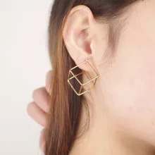 8 сезонов новые модные ювелирные изделия для женщин геометрический пустой Кубик серьги-гвоздики золотой серебряный черный цвет простые серьги 1 пара