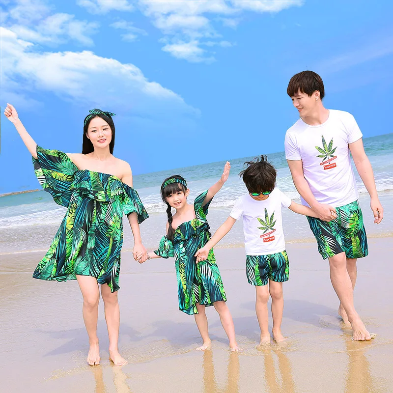 

Beach Family Matching Clothes Mother Daughter Dresses Mommy and Me Clothes Father Son Tops+Shorts Clothing Sets Family Look LB
