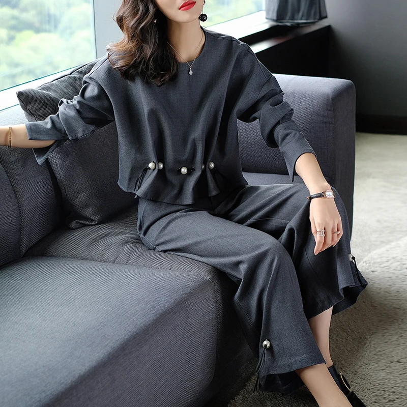 New 2018 Spring Autumn Fashion Women's Business Pants Suits Pearl Button Ruffles Suits For Women 2 Pieces Set Large size S-XL New 2018 Spring Autumn Fashion Women's Business Pants Suits Pearl Button Ruffles Suits For Women 2 Pieces Set Large size S-XL