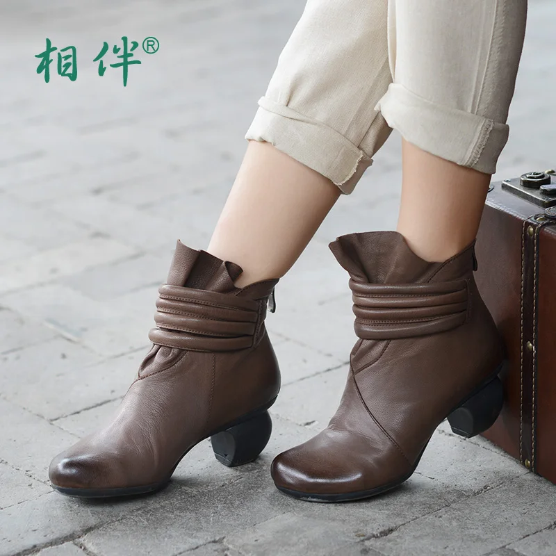 2017 women boots Retro Plush lining warm cotton boots comfortable elegant high-heeled boots short ladies boots leather