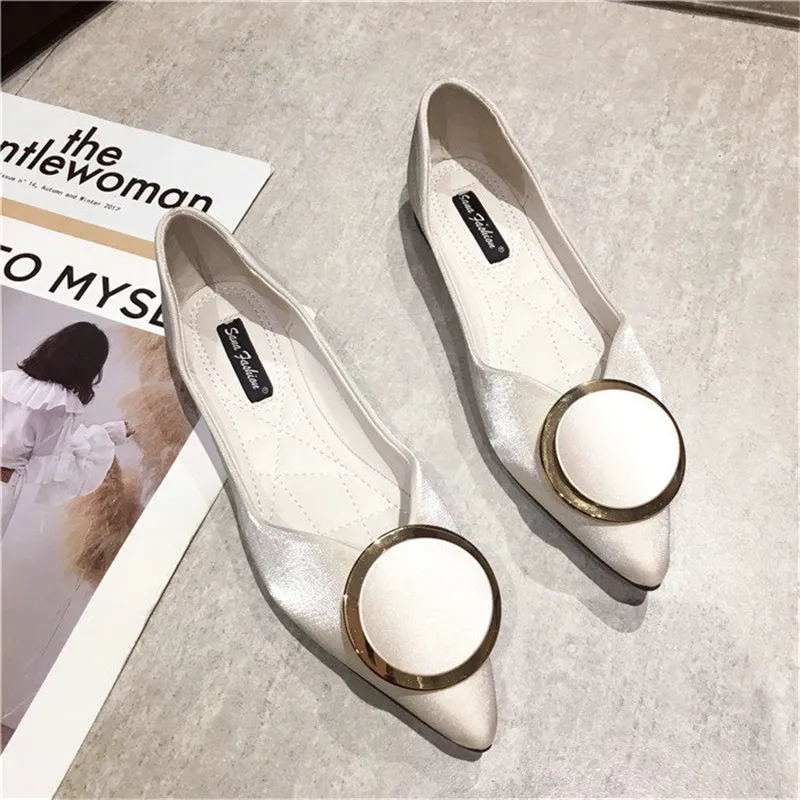 

2019 Summer And Autumn New Fashion Round Buckle Korean Version Pointed Work Shoes