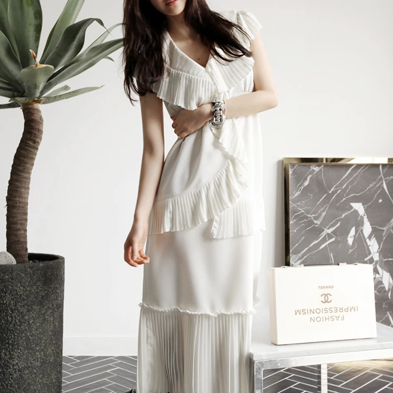 

LANMREM 2019 spring new Empire Pleated Ruffles Butterfly Sleeve loose V-neck high quality women summer dresses woman party