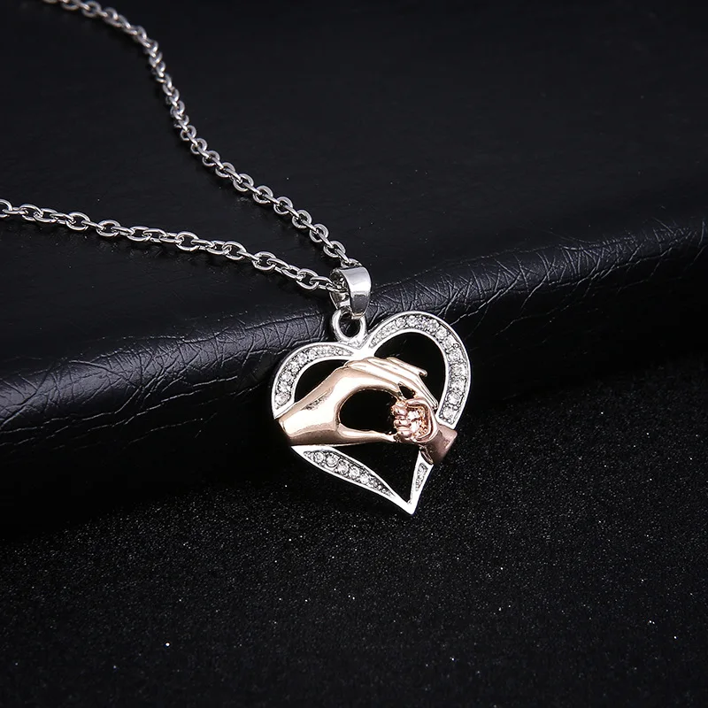 

Mothers Day Gift Family Jewelry Mother And Child Pendant Gift For Mom Hand in hand Heart Love Pendant Necklace Dropshipping 2018
