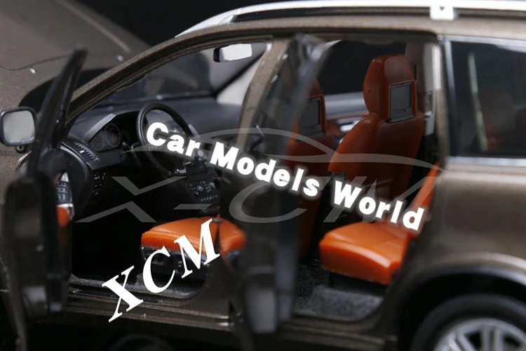 Литая модель автомобиля для XC Classic 1:18(коричневый)+ маленький подарок