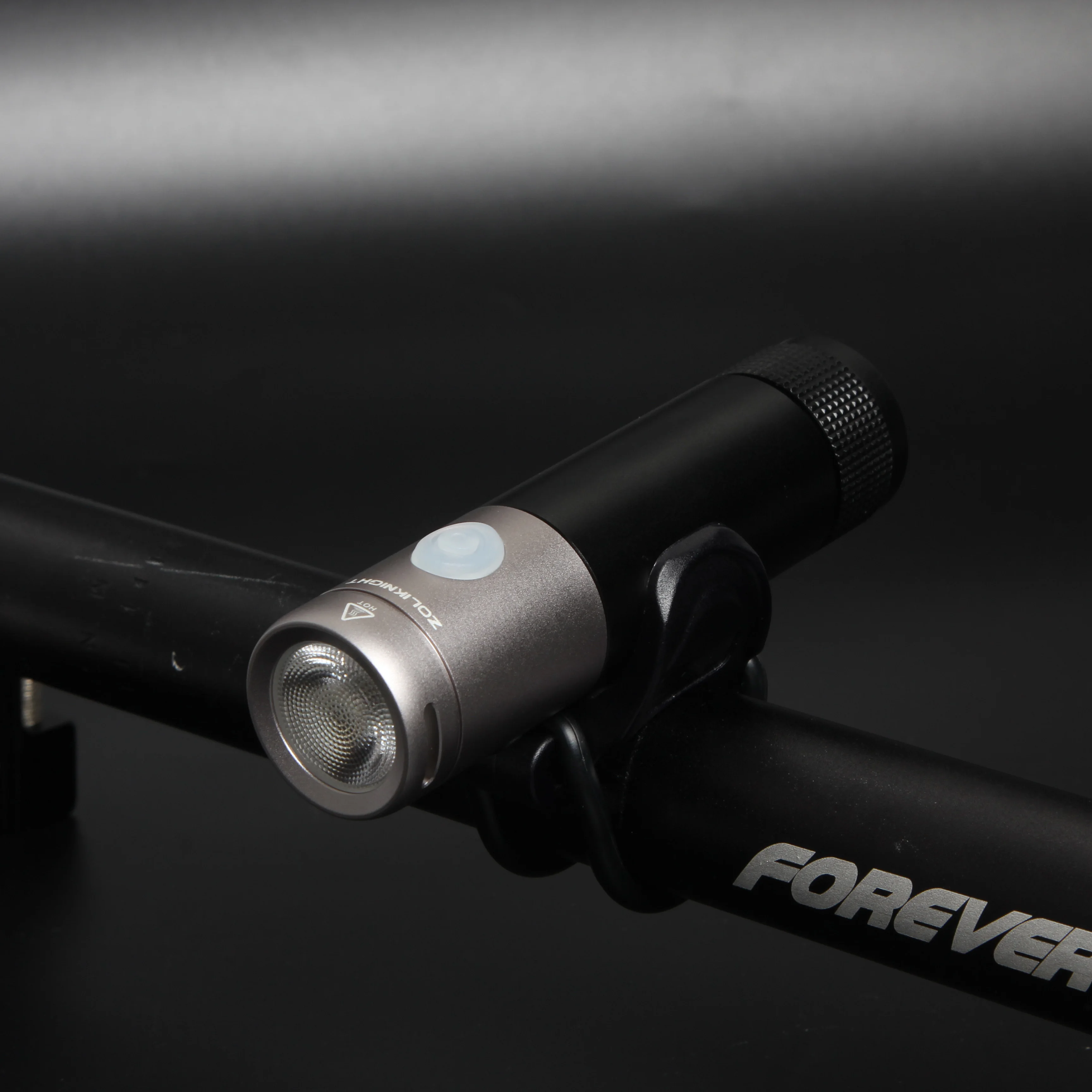 

Bicycle Front Lamps 650 Lumens USB Rechargeable Aluminum Alloy LED Handlebar Rainproof MTB Road Bike Light