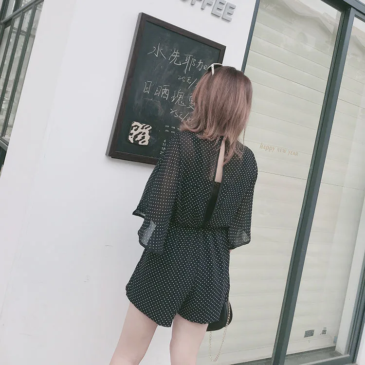 Пикантные прозрачные Playsuit летнее богемное пляжное Комбинезоны черные горошек короткий комбинезон женские Комбинезоны расклешенный рукав