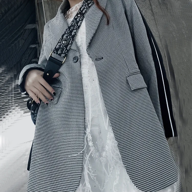 In Early Spring of 2019 Poplar Purple Star Net Red with The Same Gray Loose Lattice Stitching Collision Color Suit Jacket Woman In Early Spring of 2019 Poplar Purple Star Net Red with The Same Gray Loose Lattice Stitching Collision Color Suit Jacket Woman