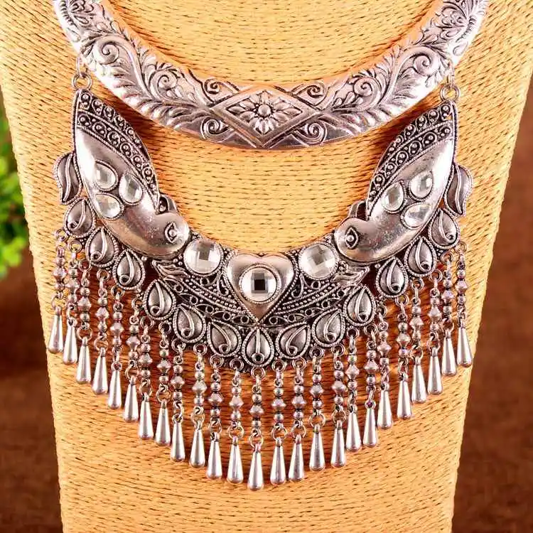 Yun Nan Miao folk style jewelry necklace short chain performance