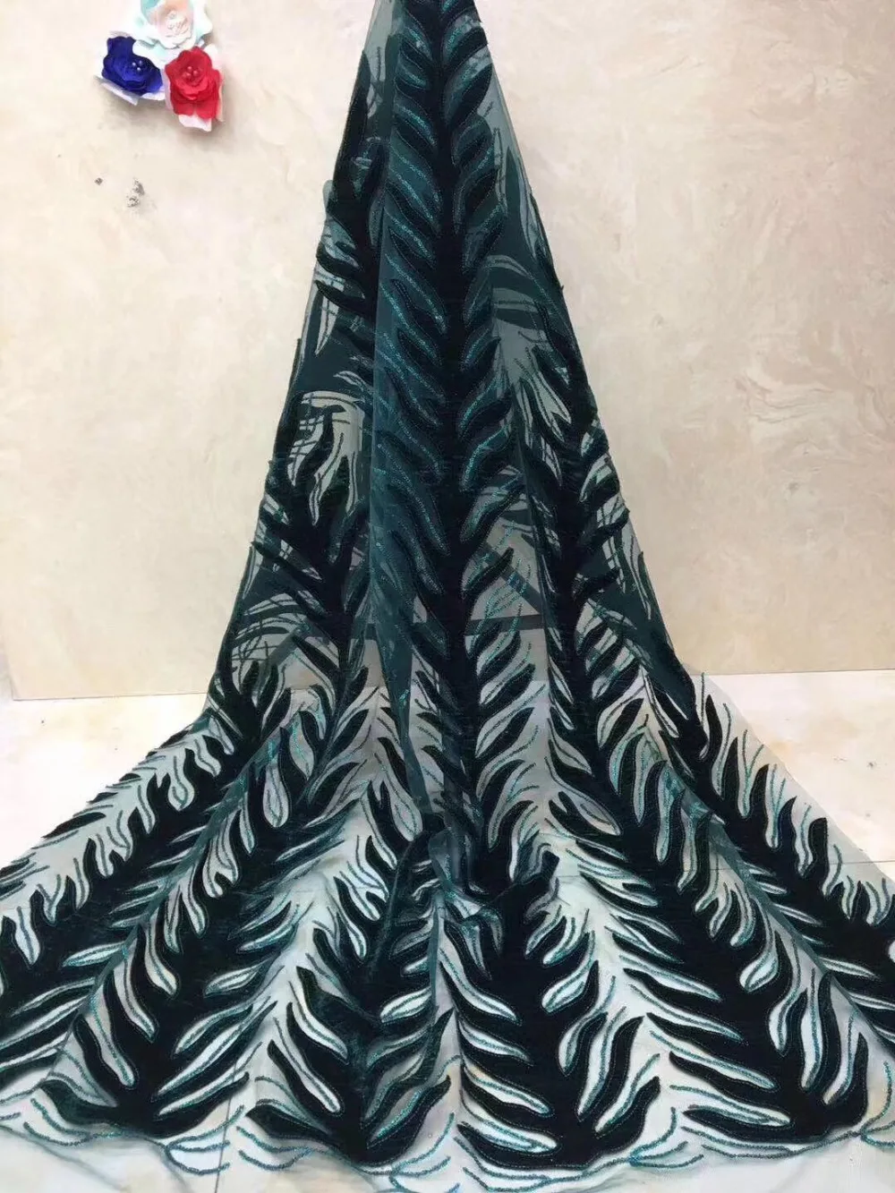 

African Lace Fabric 2018 High Quality African Tulle Lace Fabric With nice Velvet French Net Lace For Women Dress