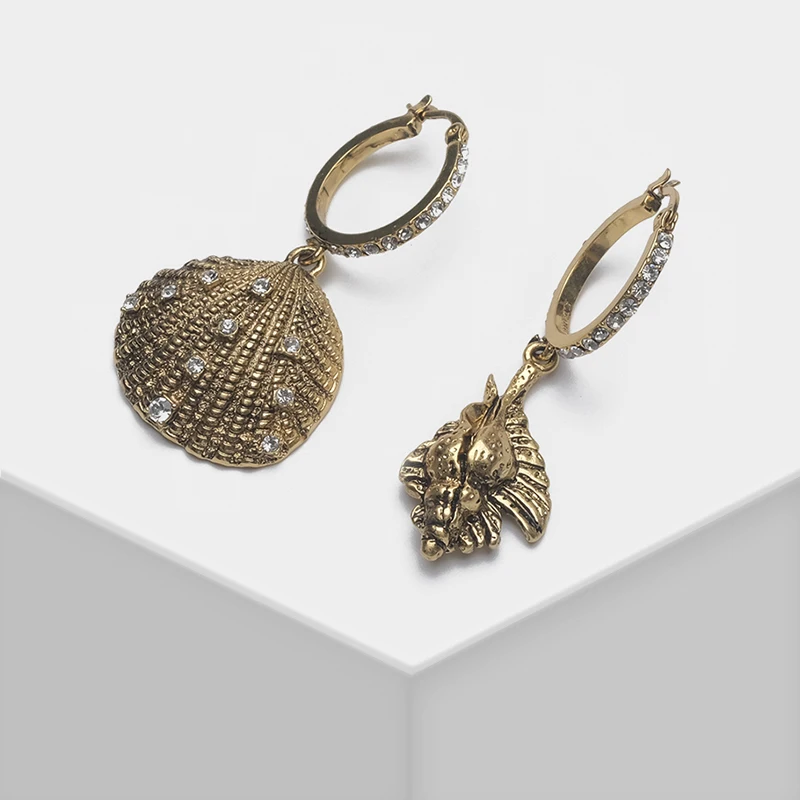 

Asymmetric shell design retro drop earrings