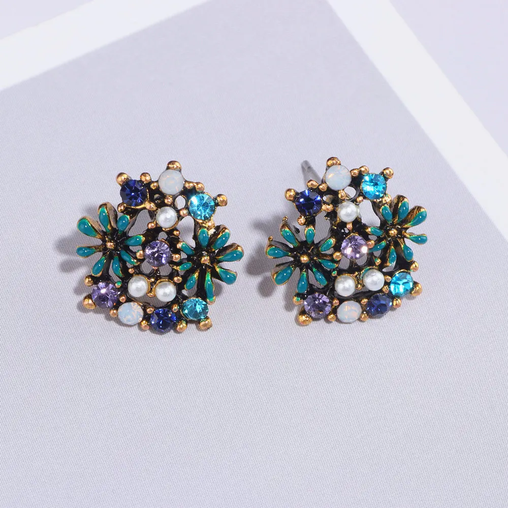 Vintage Sweet Cute Flower Stud Earrings for Women New Fashion Pearl Crystal Earrings Femme Brincos Wholesale Jewelry WX195