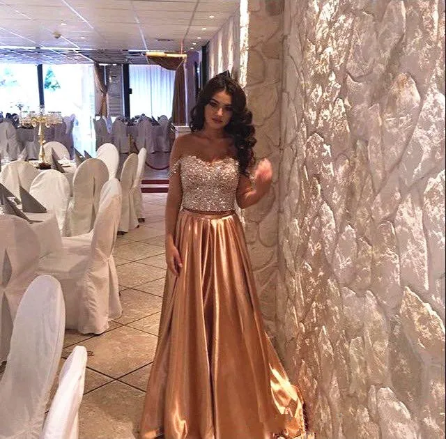 gold-sequins-evening-dresses-2017-long-off-the-shoulder-sleeves-beaded-2-piece-prom-dresses-plus-size-formal-dresses-for-party-gowns (1)_