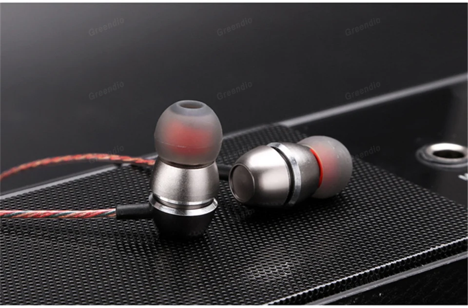 Greendio _In_Ear_Earbuds_Premium_In-Ear_Metal_Wired_Earphones_with_Microphone_Remote_Control_Full_Range_Hifi_Noise-Isolation_In-Ear_Earphone (20)