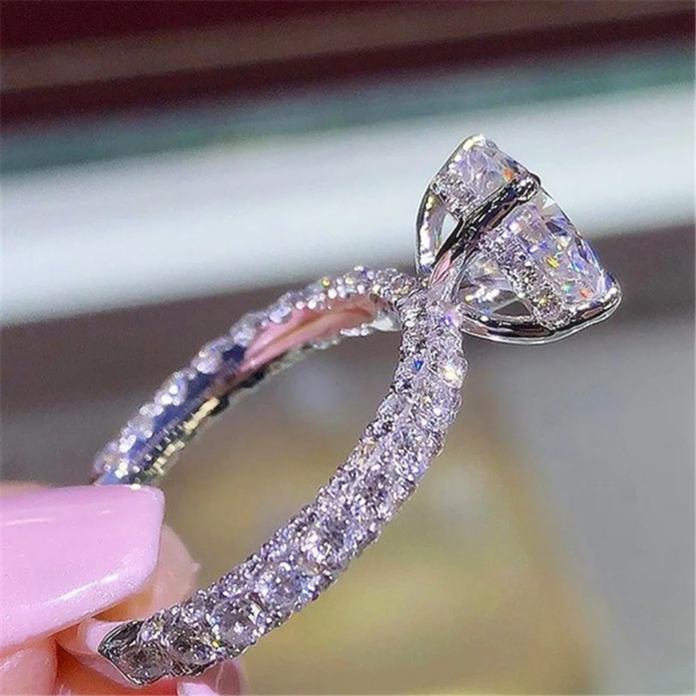 

2019 Fashion Luxury Women Engagement Jewelry Silver Color Crystal Ring Oval Zircon Female Wedding Finger Ring