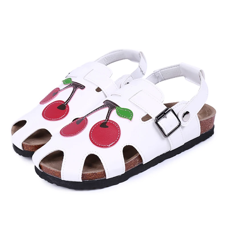 

2018 summer new retro ladies cute sandals Japanese hollow Baotou hole shoes.