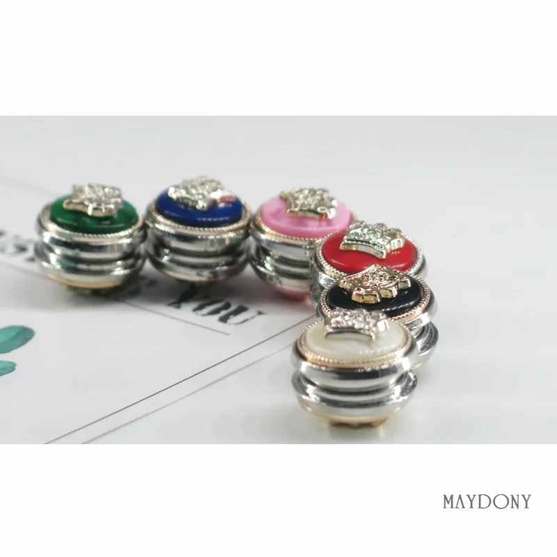 

XT172 1pc Fashion Solid magnet Brooch Pin Muslim for Scarf Elegant Trendy Style for Women Crown Strong Magnetic Hijab Magnet