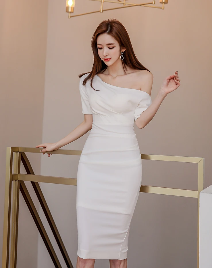 Корейский стиль Летняя женская одежда косой воротник без бретелек Сексуальная Асимметричная сумка бедра платье Оболочка одно плечо