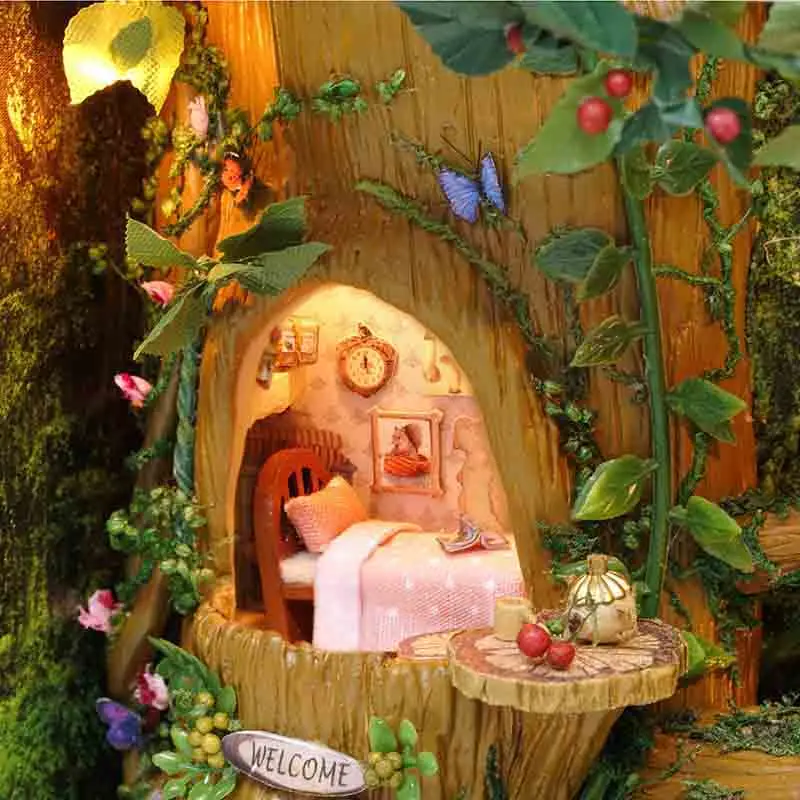 Assemble DIY Doll House Toy Wooden Miniatura Doll Houses Miniature Dollhouse Toys With Furniture Kits for Kids Gift-brown frame