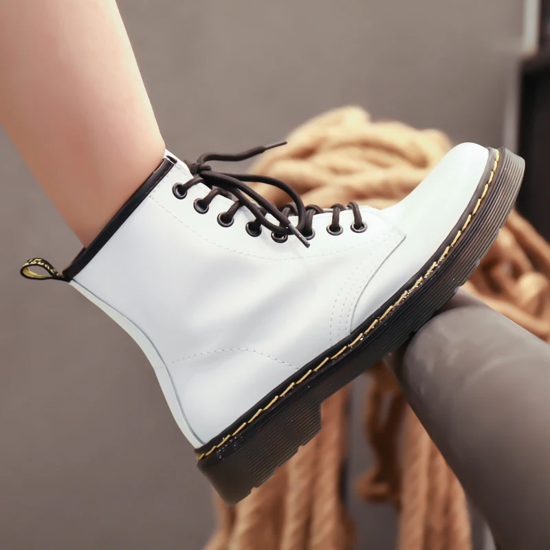 

2018 Real Leather Martin Boots Female New Style Woman Couple British Style Restoring Ancient Ways Ankle Boots Snow Boots 5