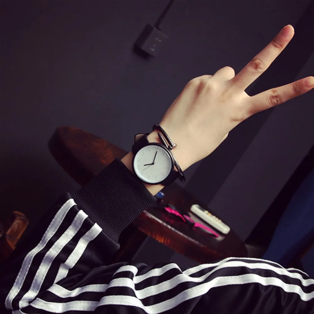 

Splendid Electronic Watch Fashion Unisex men Women Faux Leather Quartz Analog Wrist Watch Watches for lovers