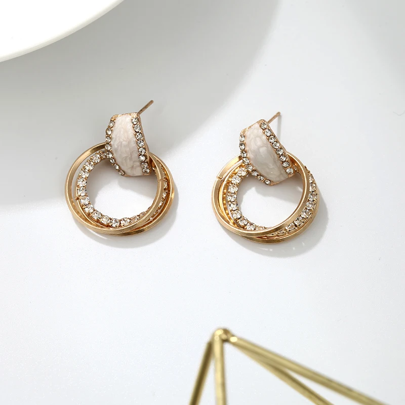

2019 Round Metal Earrings Gold Color Ring Crystal Pendant Earrings Spiral Type Daily and Party Matching A birthday present