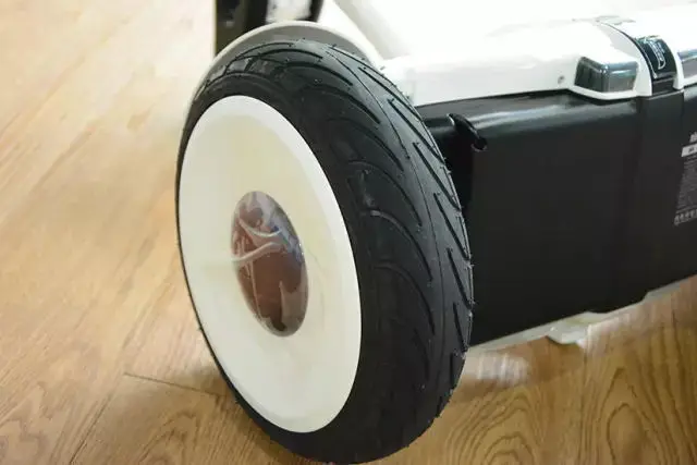 APP Controlled Self Balancing Electric Scooter 9bot 16km/h 10 inch Hoverboard Electric Scooters Bluetooth Self Balancing oxboard