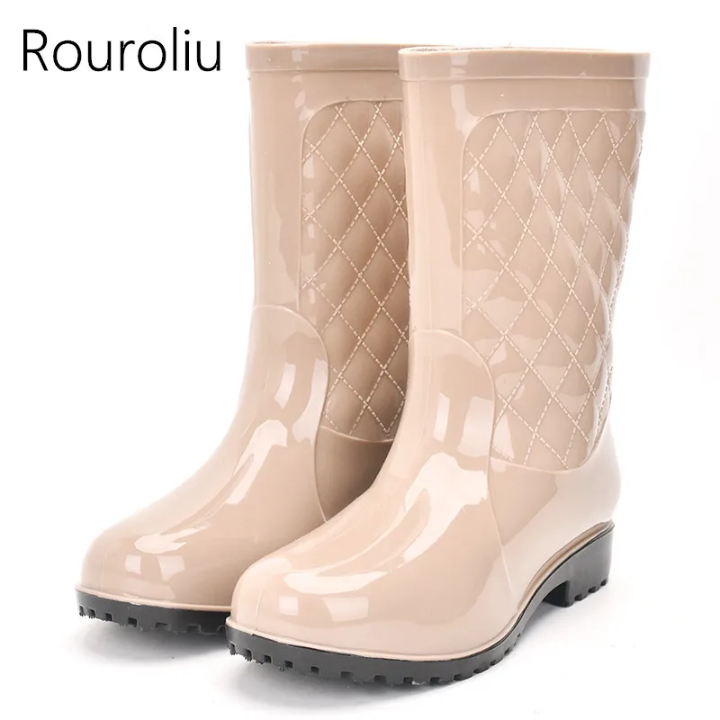 Acheter Rouroliu Femmes Non slip PVC Bottes de Pluie Imperméables Chaussures D eau Femme Bottes En Caoutchouc Mi mollet Bottes D hiver Chaud Inserts RT171