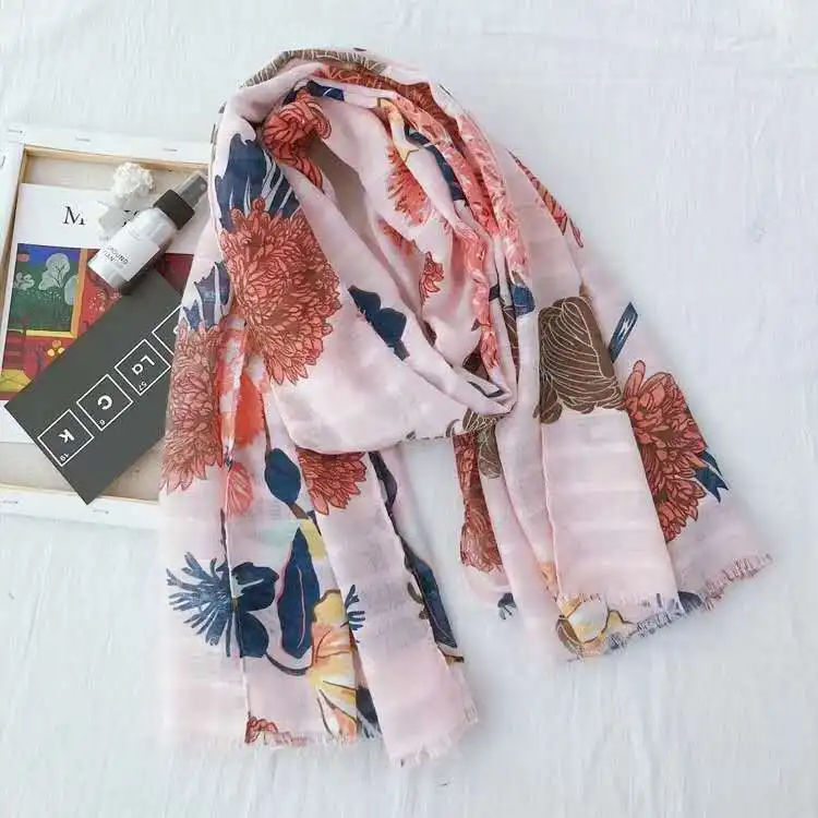 

Fashion Lady Scarf Spring and Summer Sweet Flower Cotton and Linen Printing Long Paragraph Demolition Wild Decorative Shawl