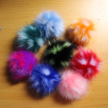 

1 Donze Round Point Series Faux Raccoon fur Pompon 8cm Pom Irregular Color Combinations Pendant Jewelry Accessories Handicraft