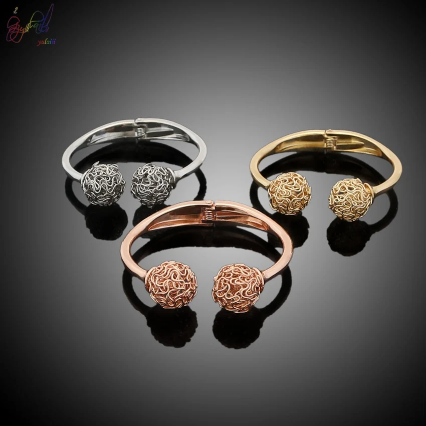 

Yulaili High Quality New Rose Silver Gold Three Color Bracelets Alloy Fine Workmanship Adjustable Venetian Pearl Bangle Sets
