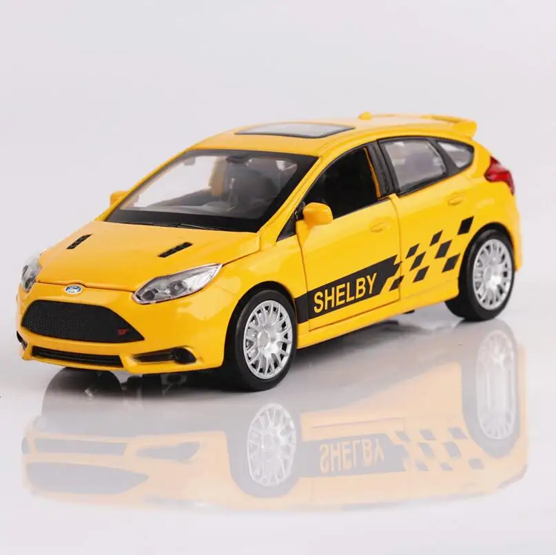 1/32 Diecasts & Toy транспортные средства Ford Focus модель автомобиля со звуком и светом коллекция автомобиля игрушки для мальчика Детский подарок