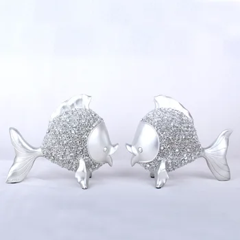 

European Resin Silver Fish Ornaments Goldfish Miniatures Home Decor Kiss Fish Figurines Wedding Gifts Desktop Crafts Furnishing
