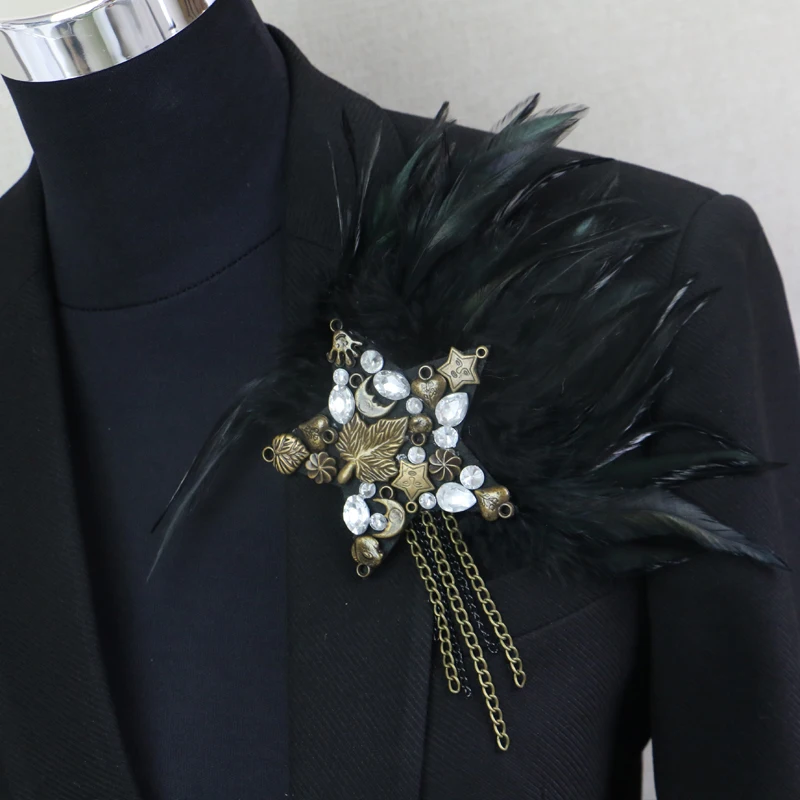 

Handmade Rhinestone Star Boutonniere Clips Collar Brooch Pin Business Suits Banquet Brooch Black Feather Anchor Flower Corsage